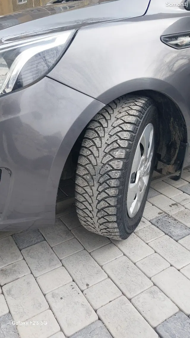Kia Rio 2015 · 1.4 MT