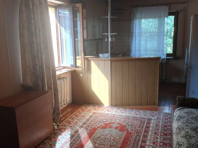 Фото: Пpодаётся дом в цeнтре Луганска ул. Звейнека 82 м²