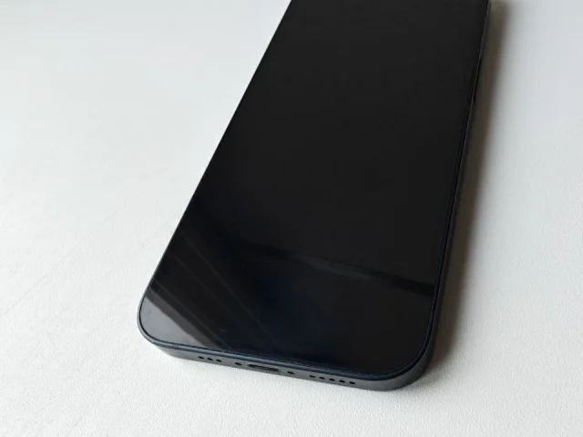 Фото: Продам айфон 13 (iphone 13) на 128гб, состояние нового, батарея 78 %, 2 шнура и блок зарядки, коробка, чехол, небольшие 