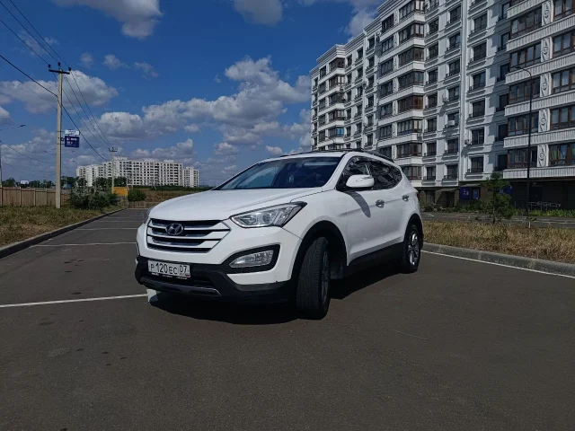 Фото: Hynday Santa Fe, 2014 г.в. 2.0 дизель АКПП, пробег 202.000 км. Авто в отличном состоянии. Машина пригнана с южной Кореи