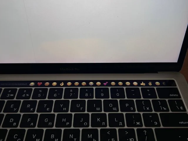 Фото: MacBook Pro 13" 2019 (Touch Bar)