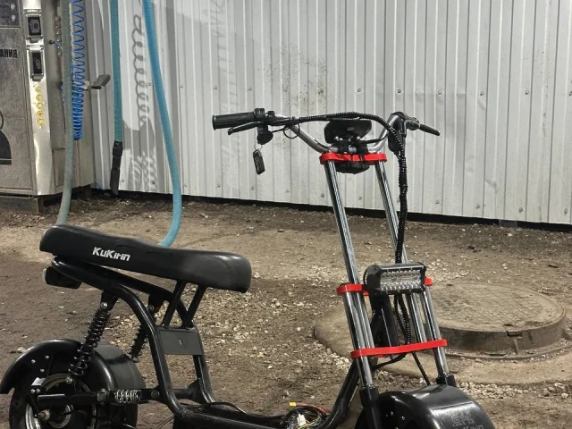 Фото: Продам, или обмен на айфон, нужно купить покрышку
