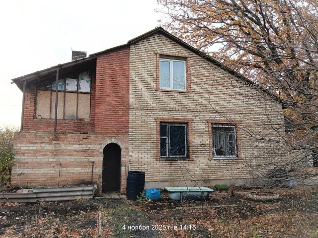 Фото: Продам 2х этажный Дом на 29 Шахте (ориентир ул.Победителей / Заборовского), 126м.кв. , Три спальни и зал, Камин. Кухня 1