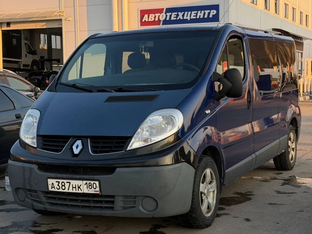 Фото: Renault Trafic 2008 год