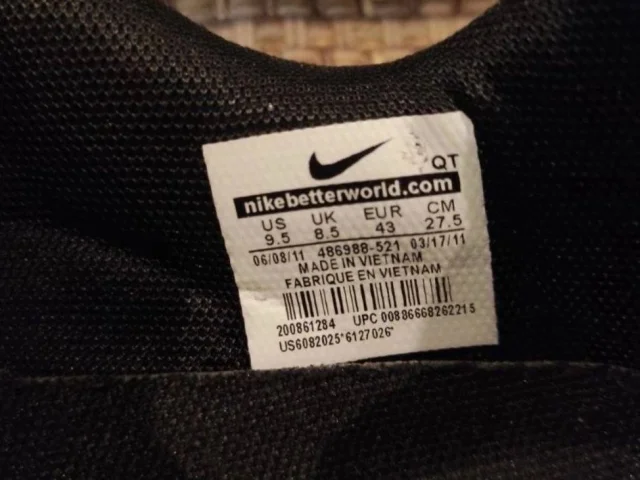 Фото: Кроссовки оригинал «Nike» 43 размер. Стоимость 2.000 рублей. Писать в л/с или звонить . Месторасположение: г. Донецк, Ки
