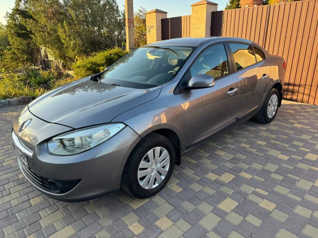 Фото: Продам Renault Fluence 2010,1.6,16V,106 сил,автомат,родной пробег 173 тысячи,не битый и не крашеный,оцинкованный кузов в