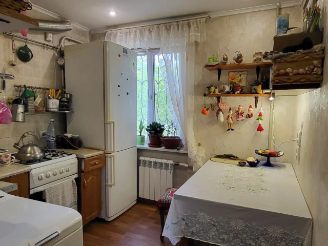 Фото: В продажу предлагается 2к. квартира в Приморском р-не, ул. Бахчиванджи, ориентир - рынок "Застава"