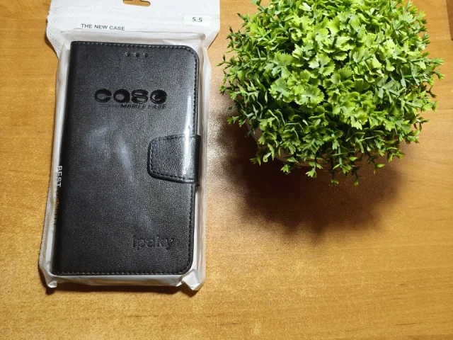 Фото: Продаю новый чехол-книжку на Poco X8 Pro