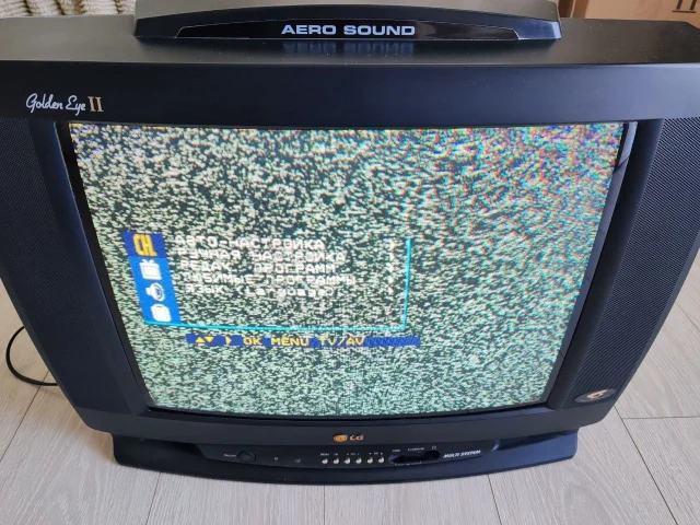 Фото: Продам телевизор LG Golden Eye II Aero Sound