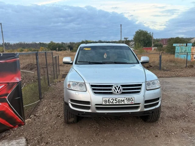 Фото: Volkswagen Touareg 2003 год