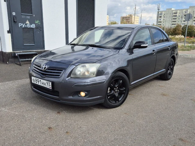 Фото: Toyota Avensis 1,8