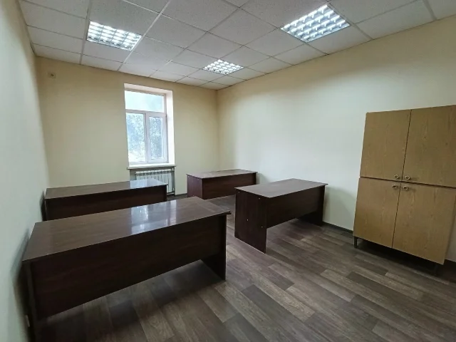 Фото: Горловка! Сдам комнаты в отдельно стоящем здании, ул. Ак. Павлова 22 (район налоговой). Комнаты сдаются под любой вид де