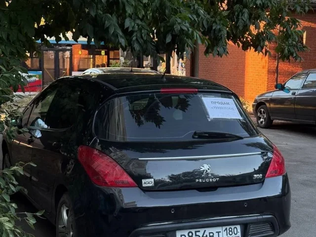 Фото: Продам 2012 года КПП автомат панорамная крыша цена 560 хороший торг