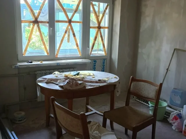 Фото: Продам 1-ком. кв-ру, ул. Рогозина 4, 2/5, не угловая, 30 кв.м. – общая. Окна пластик, проводка и все коммуникации замене