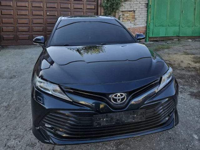 Фото: TOYOTA Camry 70 Классик, 2019 г.в. цвет темно-синий металлик (на солнце изумрудный) европейка, приобреталась у официальн