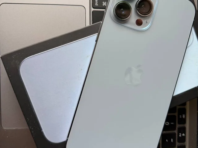 Фото: Продам iPhone 13 Pro Max на 256 гб