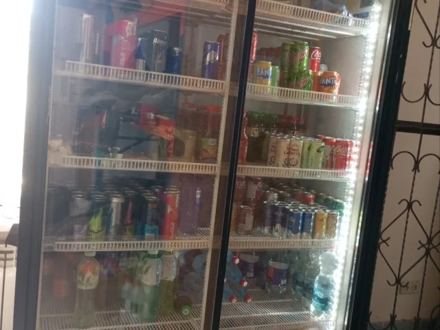 Фото: Продам рабочие холодильники. Одностворчатый - 15т, двойной - 25. Торг в разумных пределах