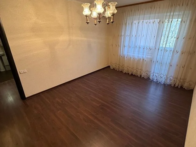 Фото: Продажа 1 к.кв. Чешка в Буденновском р-не (ор-р клуб Высота 180)