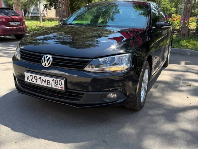 Фото: Volkswagen Jetta 2011 года