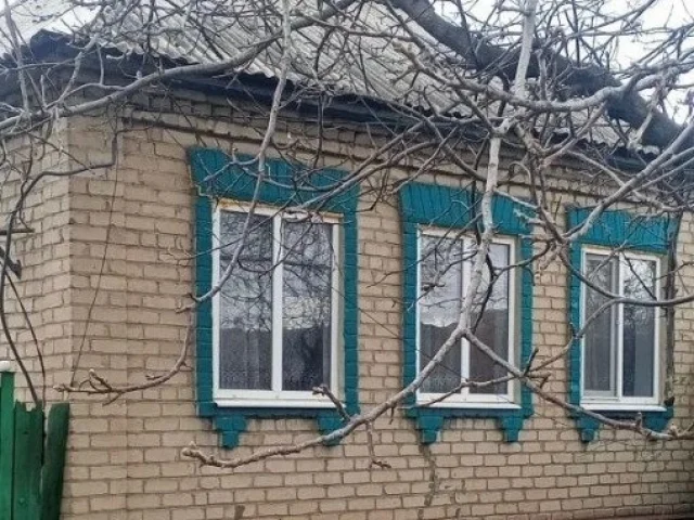 Фото: Продам добротный жилой дом с выходим к реке, 64 м.кв., 25 соток - пгт Зуевка, ул. Вознесенского