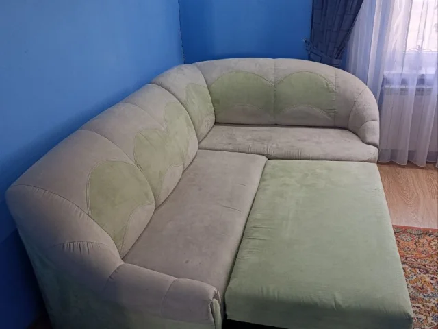 Фото: Продам практичный диван. Петровский р-н