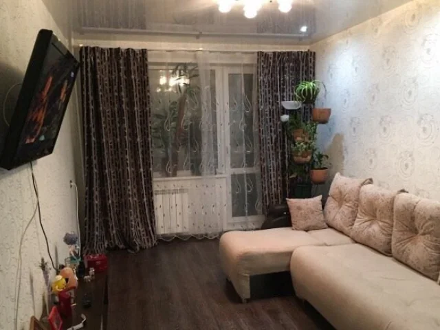 Фото: Сдам уютную квартиру, в Макеевке на Мирном. мкрн Зеленый. Хорошем районе с развитой инфраструктурой. Рядом много магазин