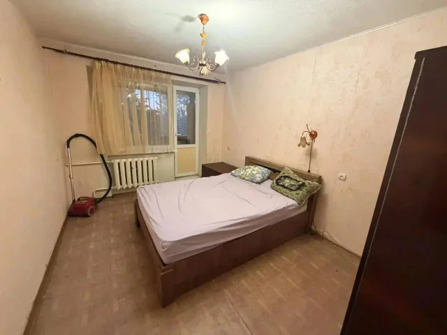 Фото: Сдам 2- к квартиру 50 кв. м. в Луганск, ул. Ломоносова (р- н кв. Молодежный), на длительный срок 5/5 этаж. Квартира в жи