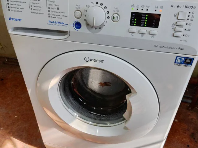 Фото: Продаю стиральную машину Indesit. Стиральная машина на 6КГ загрузки белья✅ Отличное состояние. Полностью рабочая. Могу п