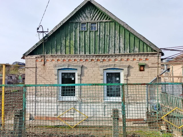 Фото: Продам дом в г. Мелитополе (Запорожская обл.), на Н.М. по ул.Ватутина, в доме 5 комнат общей площадью 43.3 кв.м. В доме 