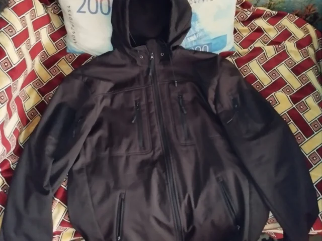 Фото: Продам ветровку, размер 2XL