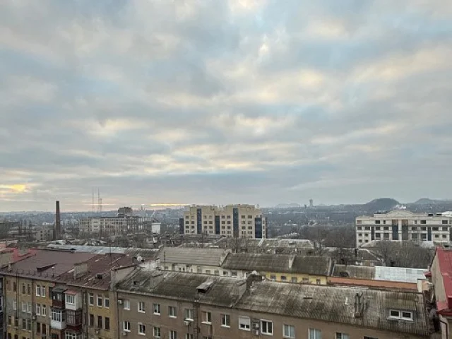 Фото: Продажа 4 комнатной квартиры в Ворошиловском районе Постышева 76а