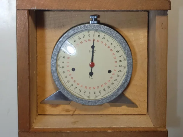 Фото: Угломер маятниковый тип ЗУРИ-М 0-360° (2°) "КИ". пр. СССР. В кейсе. Новый