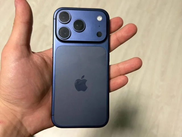 Фото: Продаю IPhone 17 pro,
