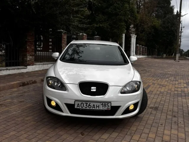 Фото: Продаётся Испанский зверь SEAT Leon 2012 года, Пробег — 130 000 км . Подтверждён!Объём двигателя — 1,2 турбо