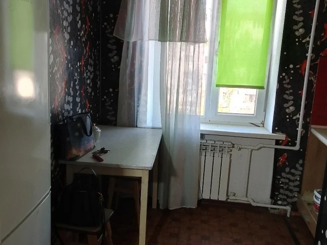 Фото: Срочно продам 1 к квартиру гостинного типа в Ильичевском районе, напротив парка Гурова, 5 микрорайон, проспект Металлург