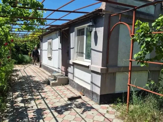 Фото: В продажу предлагается 3-х комнатный дом в Приморском р-не, пер. Днепропетровский 12, ориентир школа № 26,