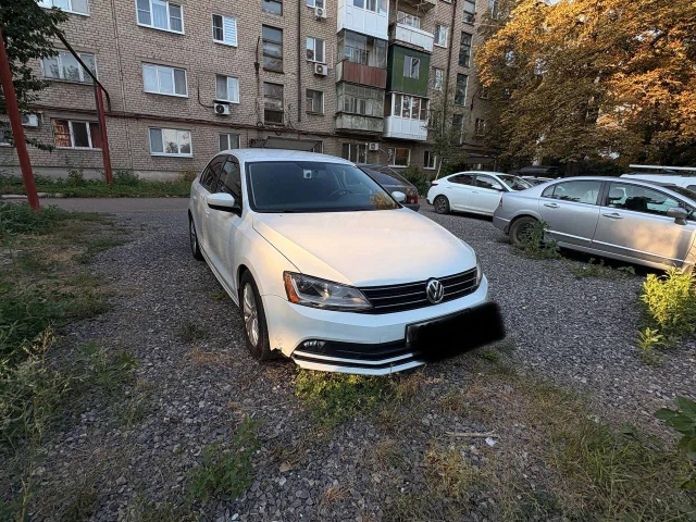 Фото: Продаю надёжный седан Volkswagen Jetta 2016 года выпуска. Автомобиль в хорошем состоянии, двигатель: 1,4 л, бензиновый,