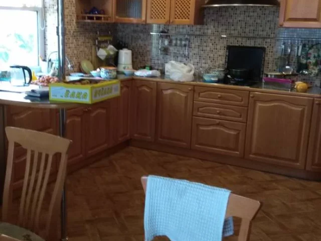 Фото: Продам кухонный гарнитур без столешницы, фасады дерево;