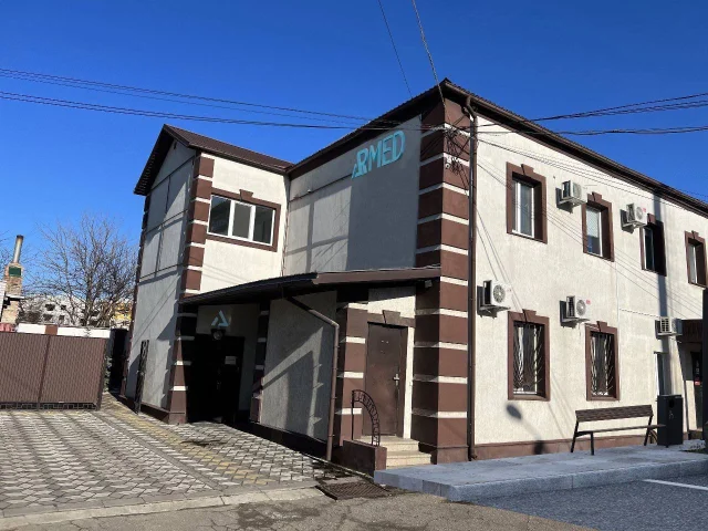 Фото: СДАЕТСЯ ОФИС 40 МЕТРОВ , В Г. МЕЛИТОПОЛЕ , РАЙОН КИРОВА , С ХОРОШИМ РЕМОНТОМ , РАСПОЛОЖЕН НА 1 ЭТ., С ОТДЕЛЬНЫМ ВХОДОМ, 