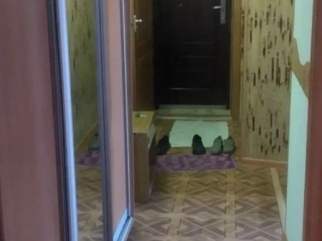 Фото: Продается от собственника 3-х комнатная квартира, частично с мебелью пгт. Карло-Марксово, ул. Юбилейная, д.7