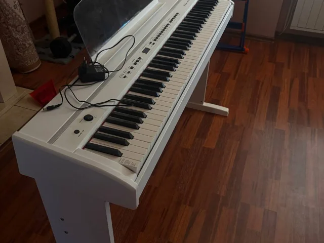 Фото: Продаю цифровое пианино ORLA Stage-Studio (белое)