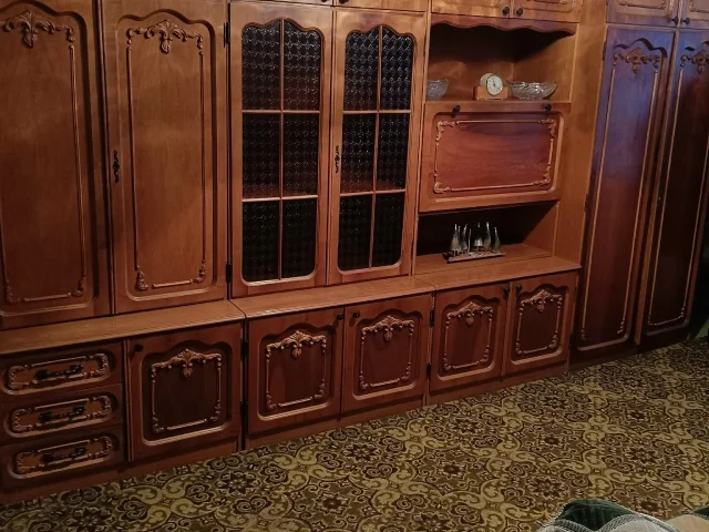 Фото: ✅Продам 4-х ком. квартиру, ул. бр.Мазиковых 17, 2/5, общ. пл.63м.кв., не угловая, тёплая, светлая, балкон застеклён стол