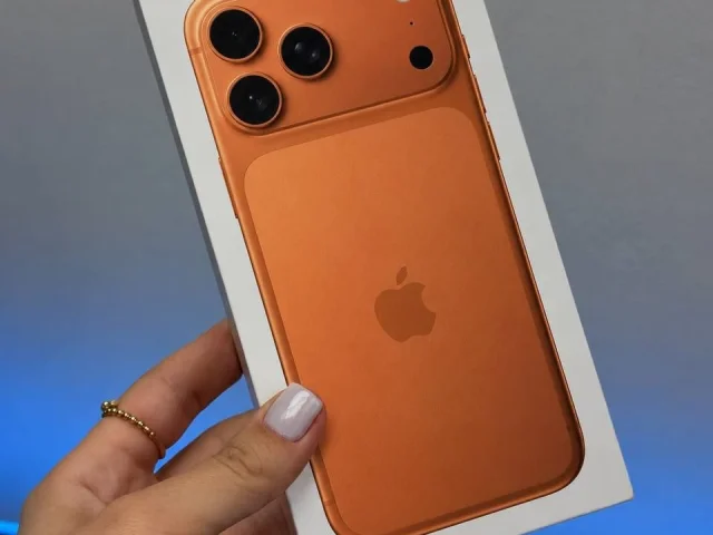 Фото: Продам Apple iPhone 17 Pro 256ГБ SIM + ESIM (Оранжевый|Cosmic Orange)