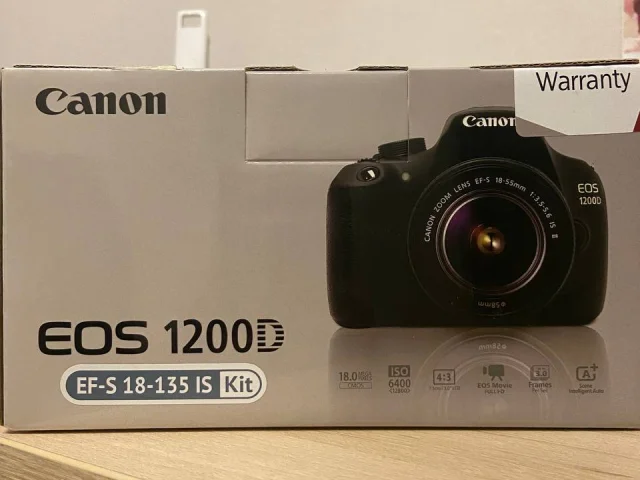 Фото: Новый фотоаппарат canon eos 1200d 18-135mm + карта памяти на 64GB + сумка для фотоаппарата