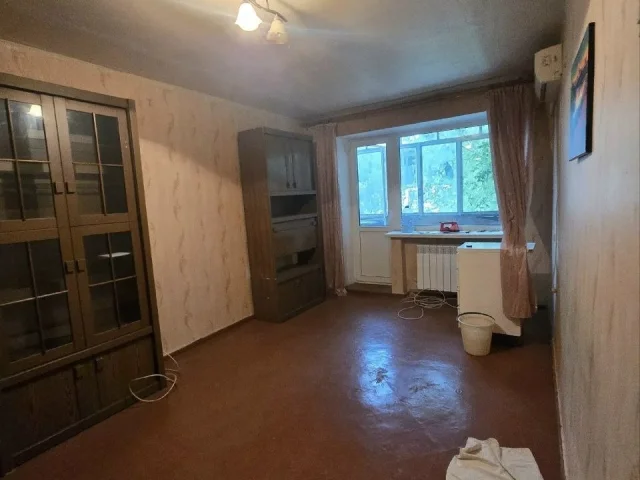 Фото: ‼ Продам 1-комн. Квартиру на кв. 50 лет октября! 3/5-эт., 32/16/6