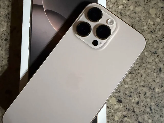Фото: iPhone 16 pro max