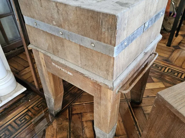 Фото: Продам колоду професс. для рубки мяса. 15 т.р. тел