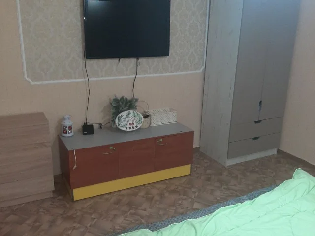 Фото: Сдам на длительный срок 1ком квартиру 1эт/5эт дома в кировском районе донецка, ориентир ресторан гуляй хата, дк франко