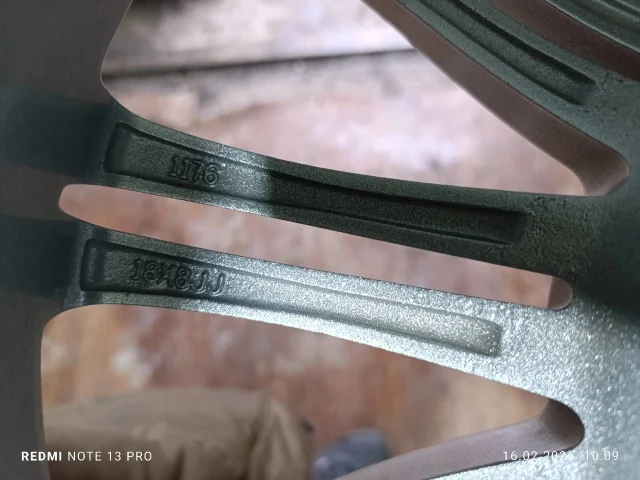 Фото: Продам диски R18X8j с БМВ 5 Е60, разболтовка 5х120 ровные, покрашены хорошей краской