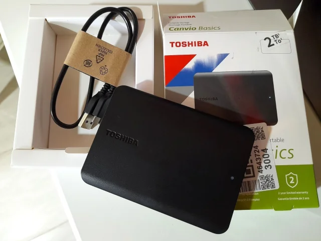 Фото: Продам внешний жесткий диск Toshiba 2TB Canvio Basics,оригинал!Был куплен как дополнительный жёсткий диск для игровой ко